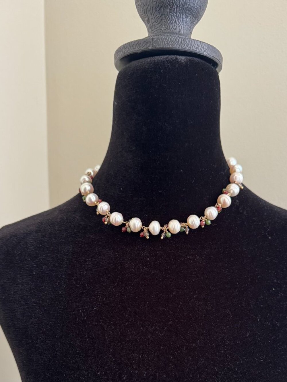 Elegant Pearl and Gemstone Necklace-TREND ALERT